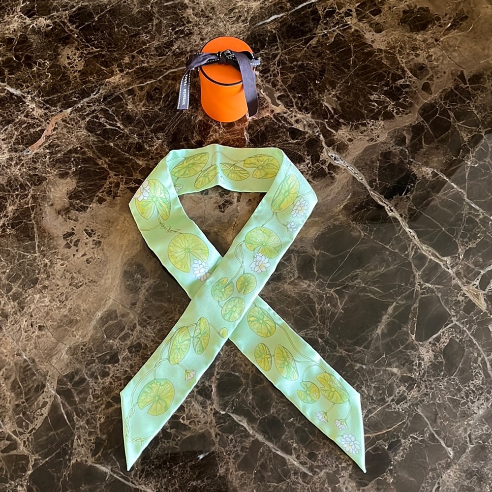 Authentic Hermes Twilly light green lotus print 🪷